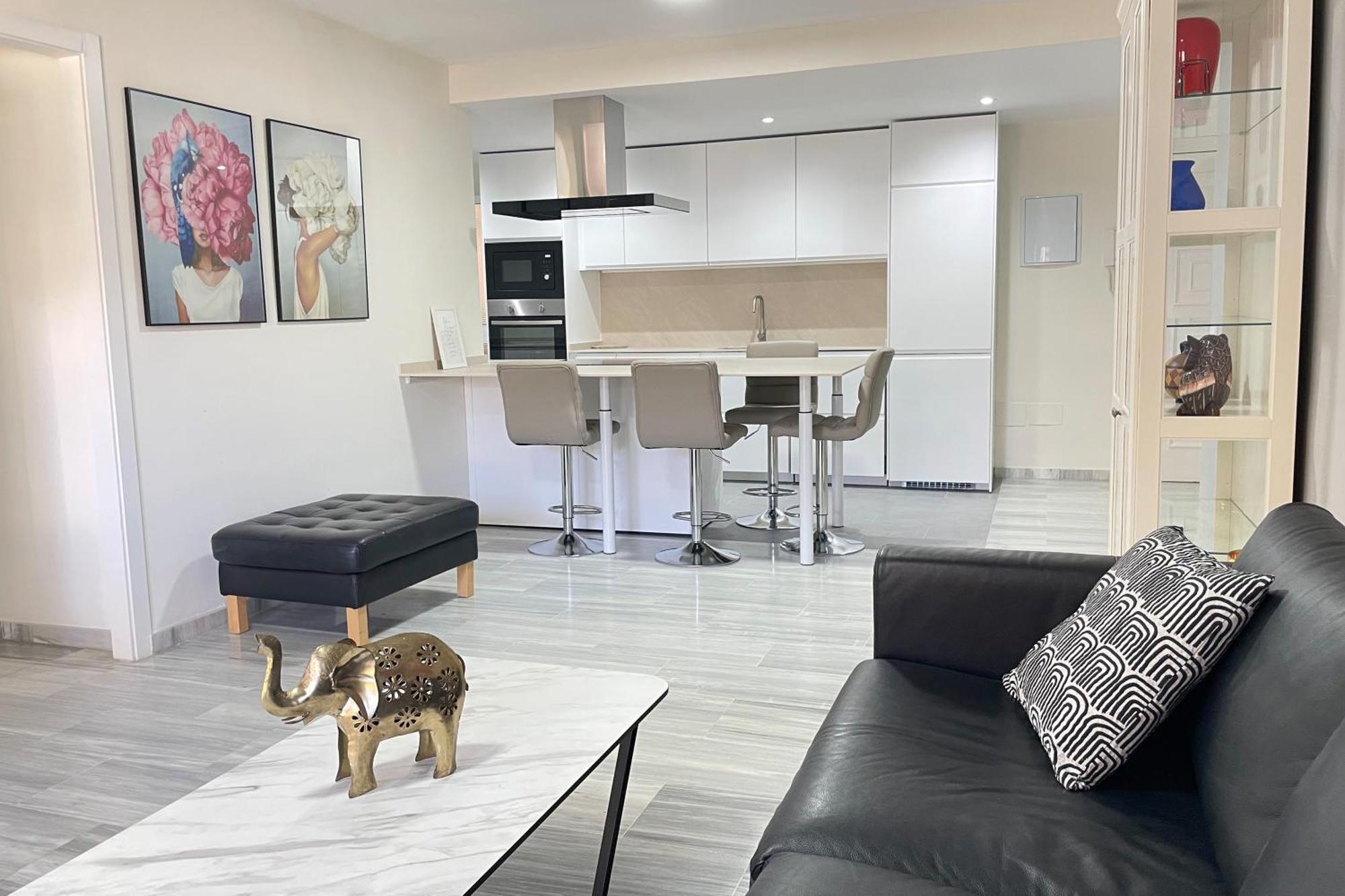 2 Bedroom 2 Bathroom Apartment In The Heart Of Fuengirola With Big Terrace And Free Parking Space Close To Beach Buitenkant foto